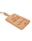 Acquista il tagliere in legno di acacia a forma di pala con dedica. Ideale per aperitivi o come decorazione shabby chic per la tua cucina. A Manfredonia 
