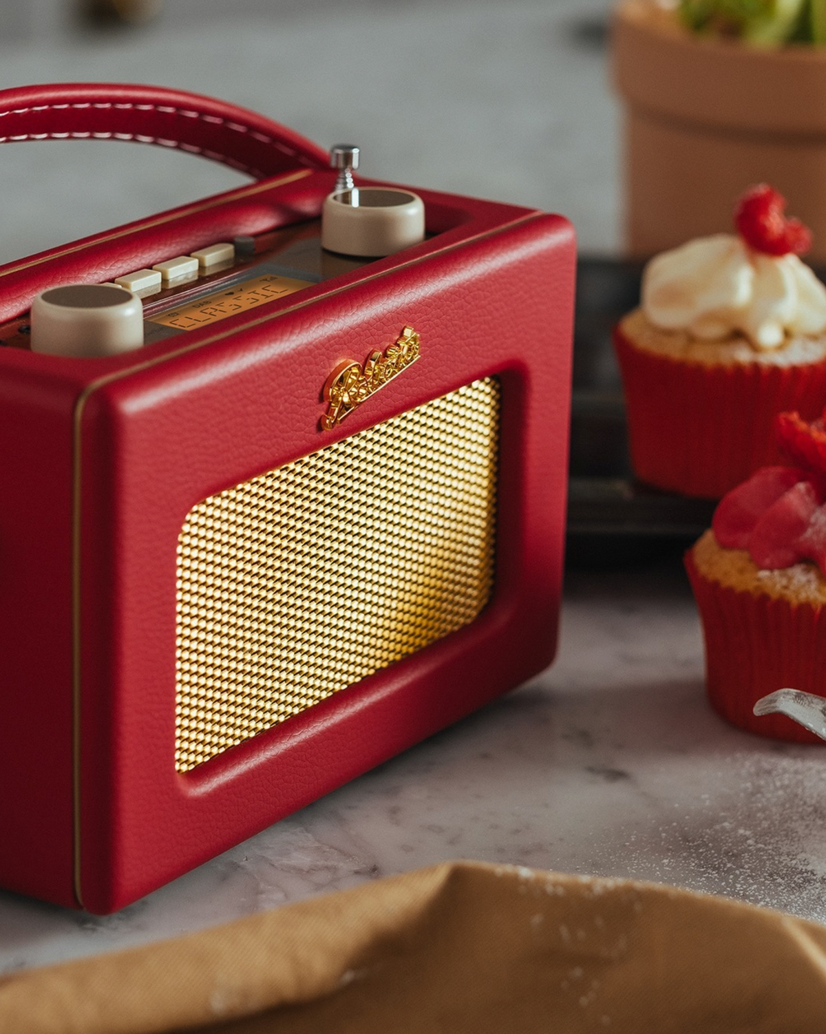 radio vintage Roberts radio bluetooth rossa 