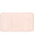 Scopri il tappeto Amour di Nuvole di Stoffa. Rettangolare in cotone e pizzo macramè. Made in Italy. Dona charme romantico a bagno e camera. A Manfredonia Foggia
